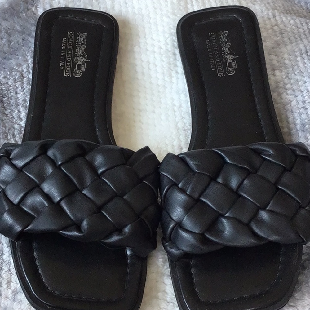 COACH AND FOUR SLIP ONS
